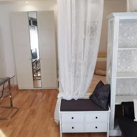 Gala Center Apartman *